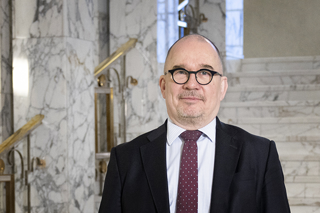 Eduskunnan sihteeristo jatkaa Pelttarin virkavapautta 1