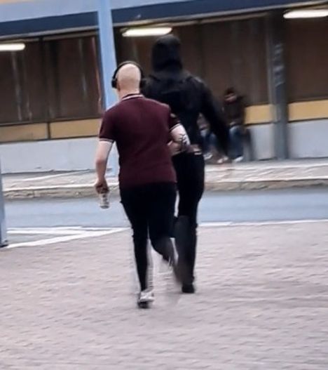 Poliisi etsii kahta miestä Tapulikaupungin pahoinpitelystä 3