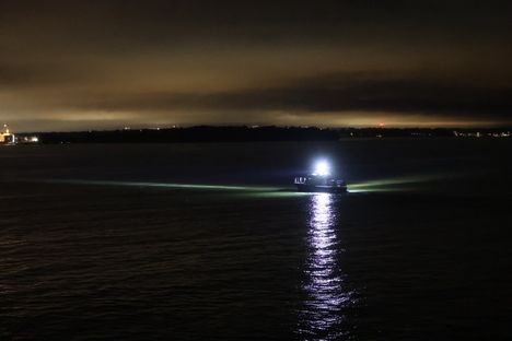 Tuntematon esine Suomenlahdella aiheutti suuren viranomaisoperaation – Viking Xprs viivästyi tuntikausia 2 Tuntematon esine Suomenlahdella aiheutti suuren viranomaisoperaation – Viking Xprs viivästyi tuntikausia 1