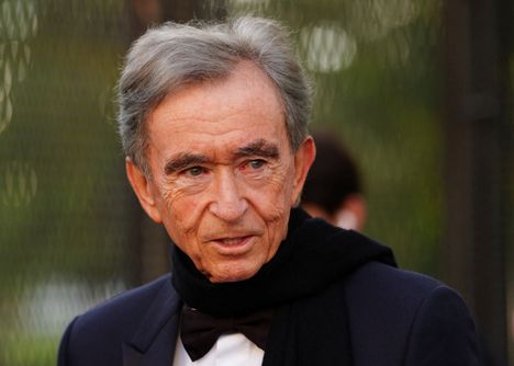 Bernard Arnault tarjosi 28 miljoonaa euroa Kirsti Paakkasen Nizzan huvilasta 1
