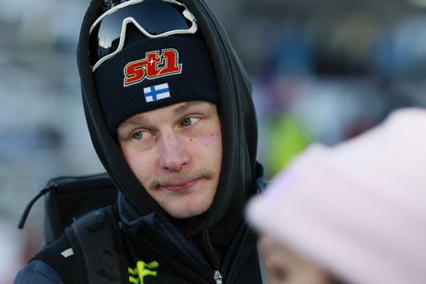 Remi Lindholmilta suora vastaus Susanna Penttilä -kohuun: ”Ei mennä Hiihtoliiton kamoissa bussiin” 2 Remi Lindholmilta suora vastaus Susanna Penttilä -kohuun: ”Ei mennä Hiihtoliiton kamoissa bussiin” 1