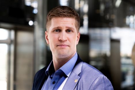 Ryhmäjohtajia varoitettiin mahdollisesta kansanedustajien koteihin tunkeutumisesta – Henri Vanhanen: merkit viittaavat Venäjään 1