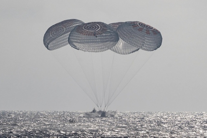 SpaceX Crew-12 -miehistö palasi Maahan lähes kahdeksan kuukauden jälkeen 2 SpaceX Crew-12 -miehistö palasi Maahan lähes kahdeksan kuukauden jälkeen 1