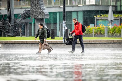 Syysmyräkkä piiskaa Suomea 2 Syysmyräkkä piiskaa Suomea 1