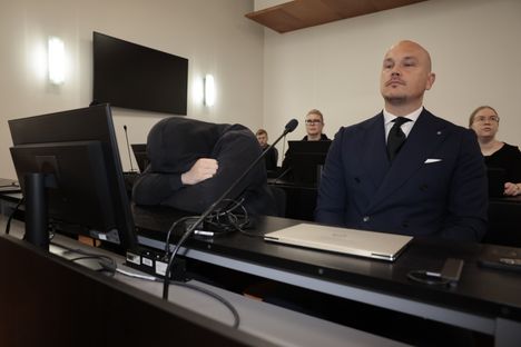 Tikkurilan yliajo: 15-vuotiaan kuoliaaksi ajanut Bemarikuski saapuu oikeuteen 2 Tikkurilan yliajo: 15-vuotiaan kuoliaaksi ajanut Bemarikuski saapuu oikeuteen 1