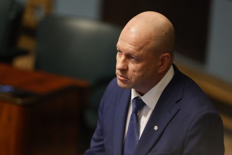 Timo Vornanen puhui eduskunnassa jatkoaan koskevassa lähetekeskustelussa 1