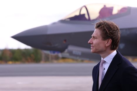 Tältä näytti, kun F-35-hävittäjä lensi Rovaniemen taivaalla 14 Tältä näytti, kun F-35-hävittäjä lensi Rovaniemen taivaalla 13