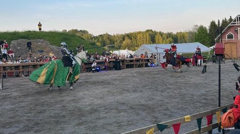 Uusi valtakunnansovittelija Nikolas Elomaa harrastaa ritariratsastusta 6 Uusi valtakunnansovittelija Nikolas Elomaa harrastaa ritariratsastusta 5