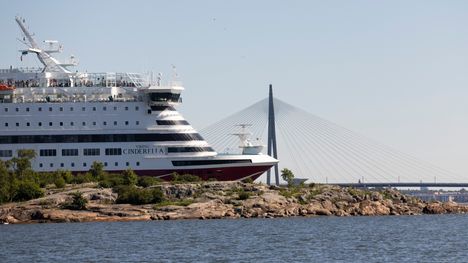 Viking Line selvittää eväskohua: "Suurin osa matkustajista tulee laivalle syömään" 2 Viking Line selvittää eväskohua: "Suurin osa matkustajista tulee laivalle syömään" 1